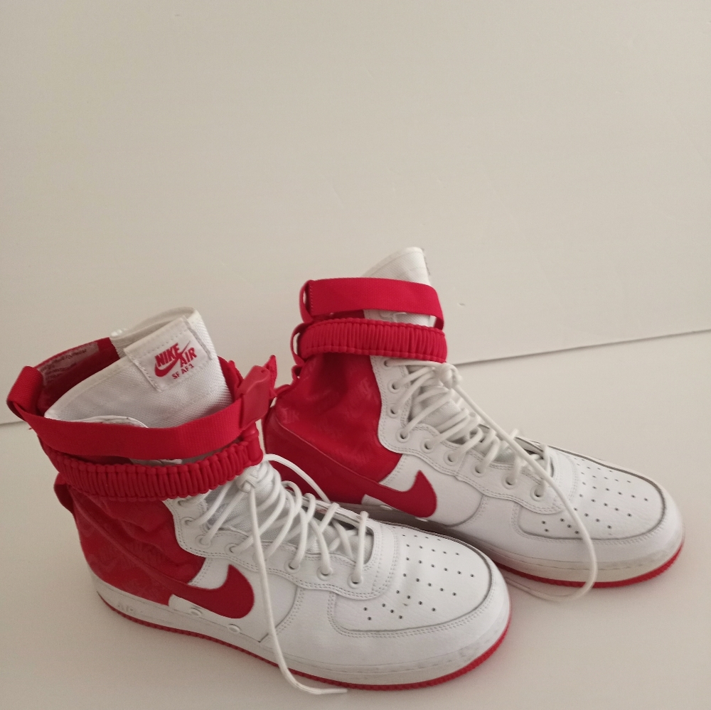 Nike shoes worn once